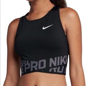 Small Nike Pro Intertwist crop